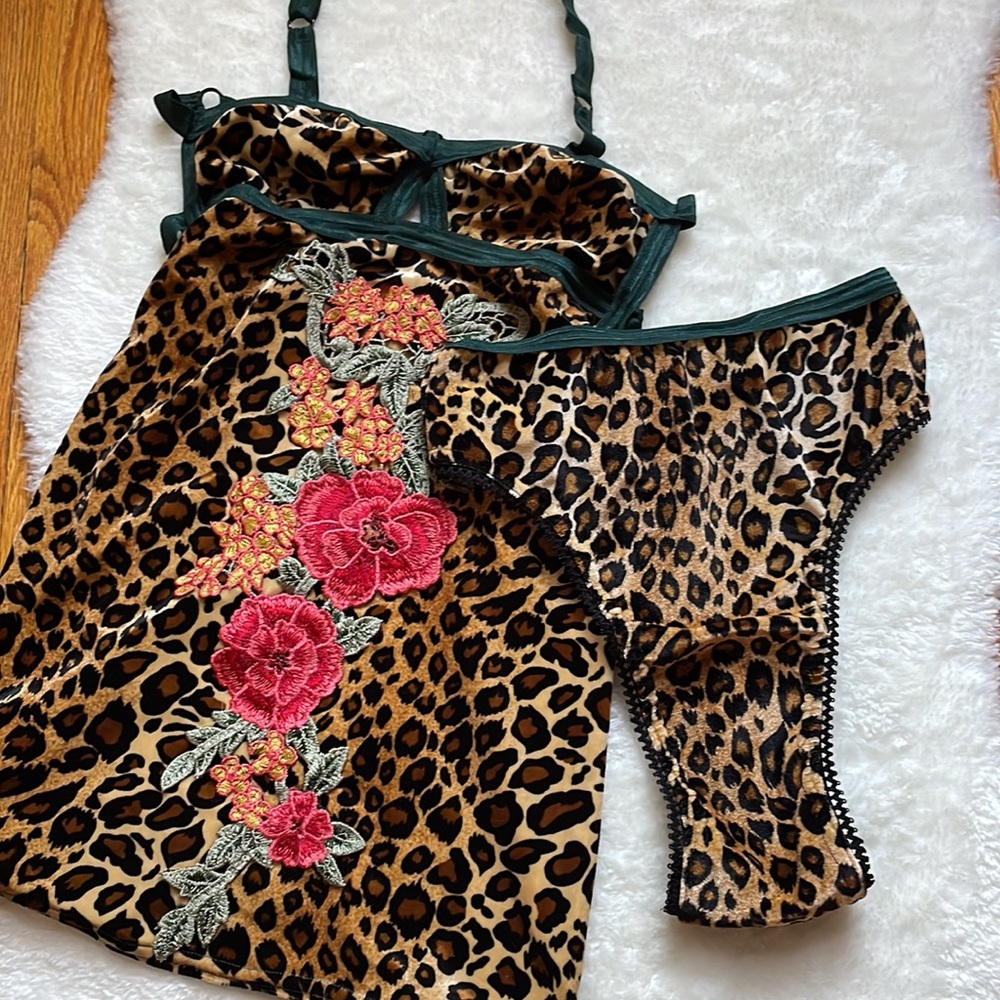 Solstice Intimates Wildcat Set - Picture 8 of 13